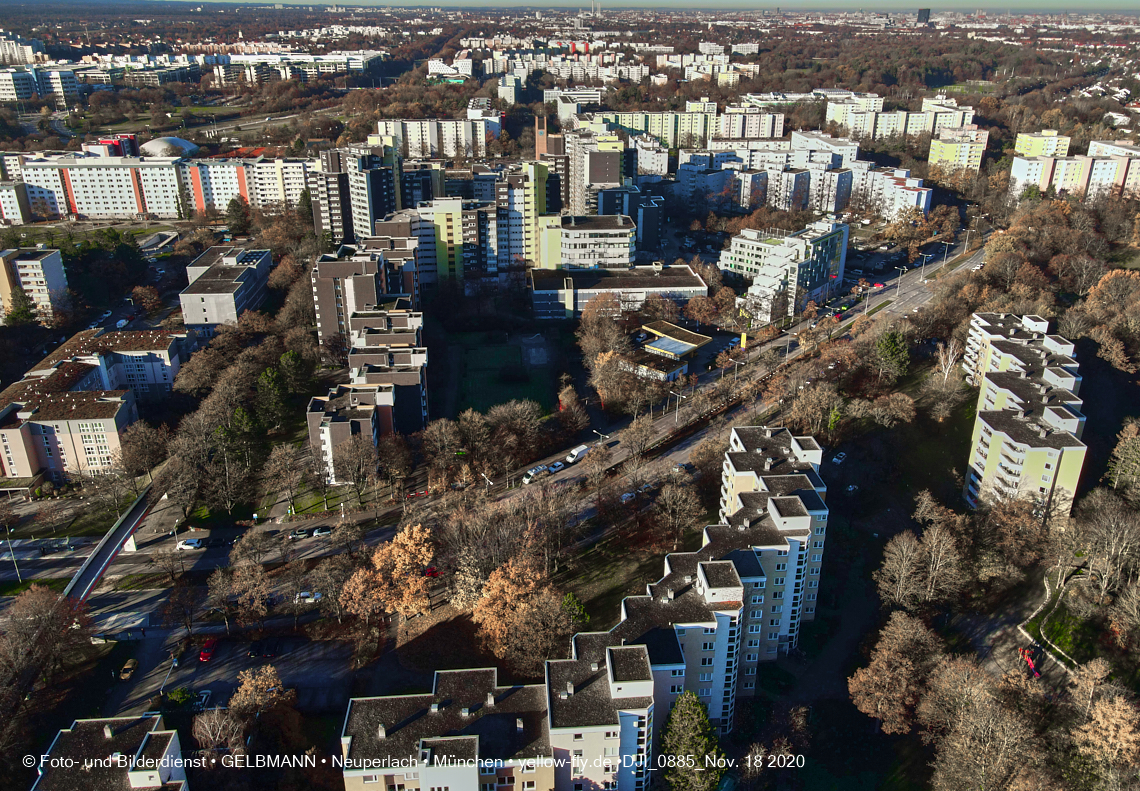 18.11.2020 - Marx-Zentrum und Wohnanalge Karl-Marx-Ring 52-62 in Neuperlach
